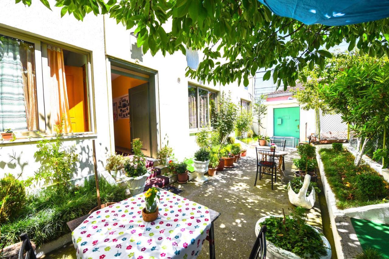 Lovely Apartment W/ Ac + Bath. + Kitchen + Parking And Garden Shkoder Luaran gambar